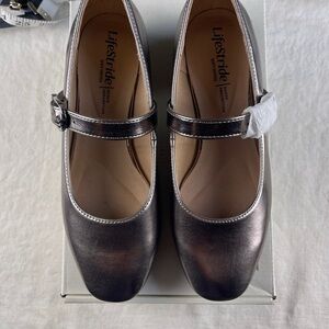 LifeStride Pewter Metallic Mary Jane Flats Buckle Accent Shock Absorption US 6M
